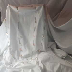 Elegant Pearl and Crystal Necklace